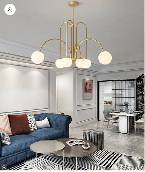 Close-up of Gran Fontana gold chandelier's design
